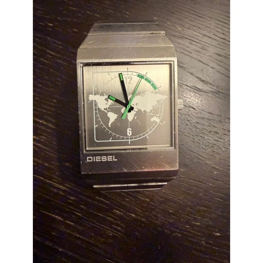Diesel DZ-1506 Stainless Steel Watch Men OS Silver World Map Dial